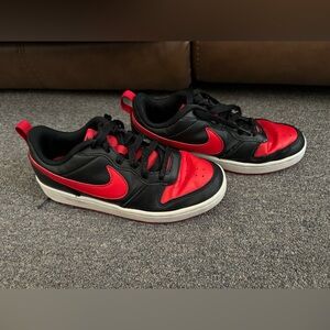 Nike panda boys size 5.5